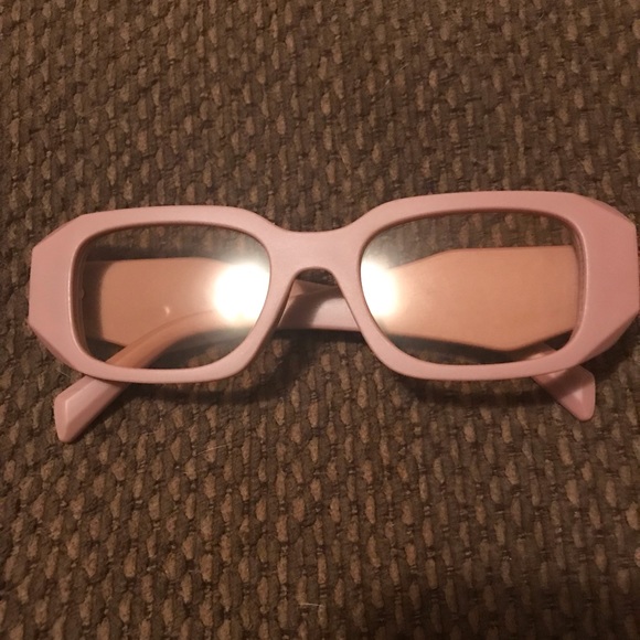 Beautiful brown butterfly sunnies - Picture 2 of 3